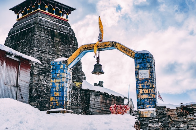Tungnath temple which is covered in our dodham with tungnath package